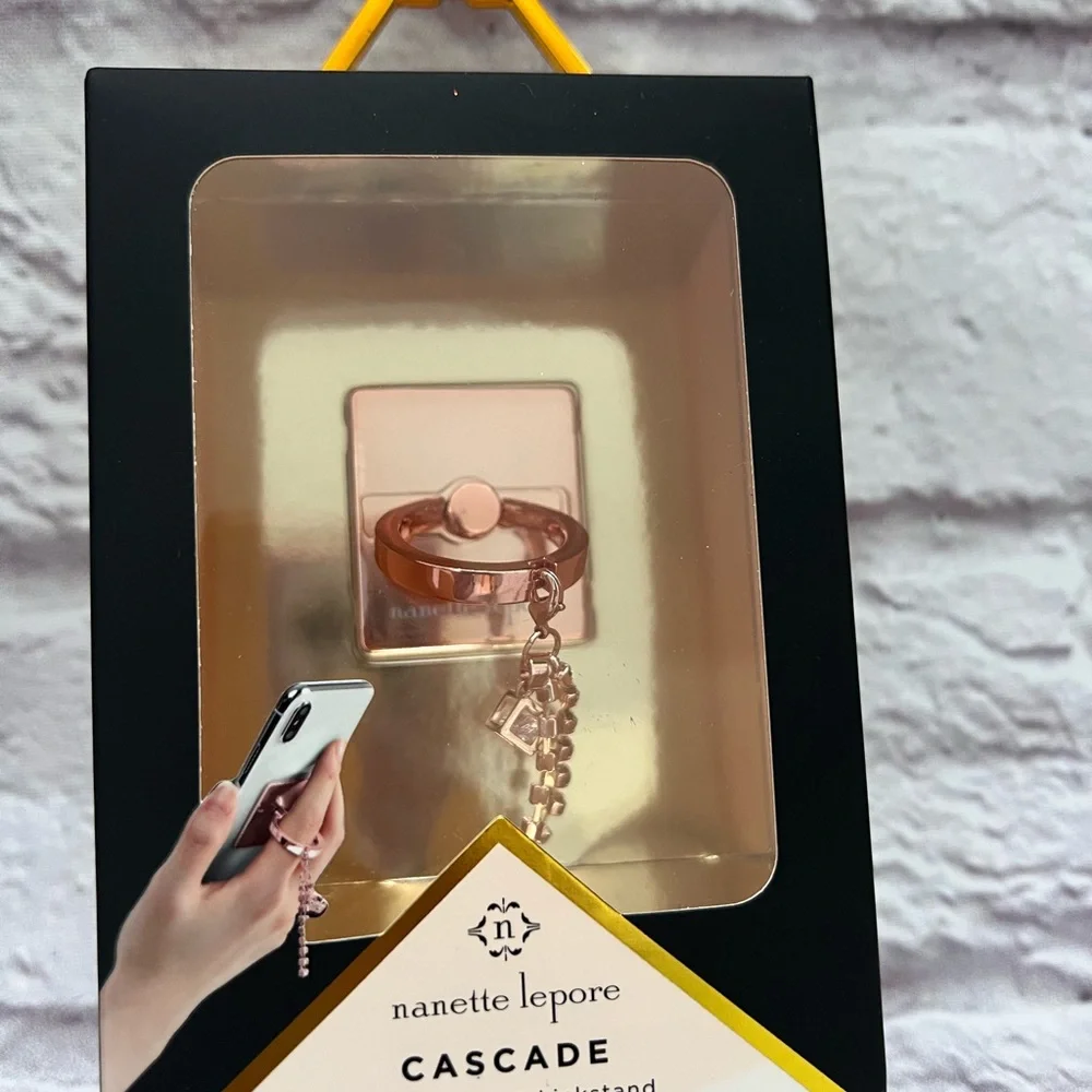 Nanette Lepore smartphone stand ring holder